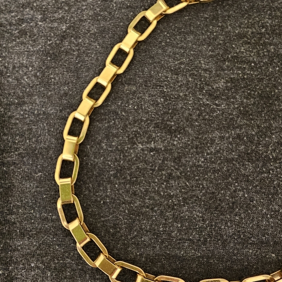 Louis Vuitton Elegant Gold Chain Necklace / Bag Charm - Picture 2 of 3